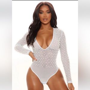 🚨All Over Pearl Bodysuit🚨